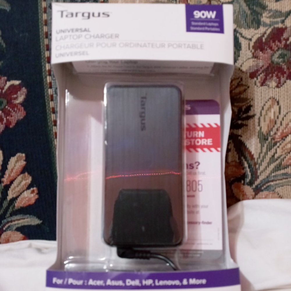 Targus APA90US Universal Laptop Charger 90W Standard Laptops